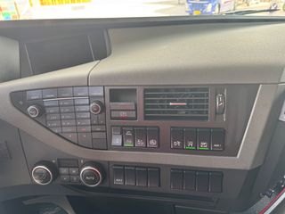 Volvo 2018 FH 4 500 με λίγα χιλιόμετρα-thumb-14