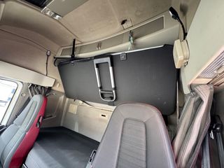 Volvo 2018 FH 4 500 με λίγα χιλιόμετρα-thumb-18