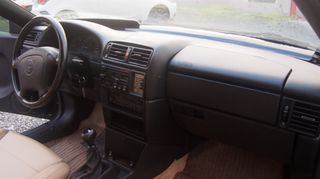 Opel Calibra 1995-thumb-17