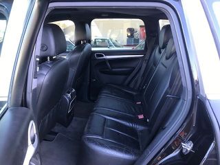 Porsche Cayenne 2004 Turbo-thumb-7