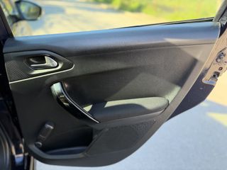 Peugeot 208 2017 1.2 Vti 12V Active Navi Sunroof-thumb-84