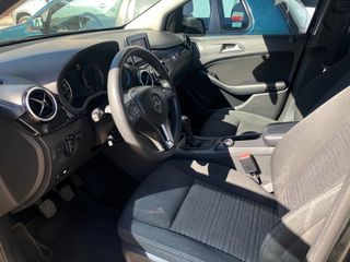 Mercedes-Benz B 180 2012 CDI EXECUTIVE 1.8-thumb-2