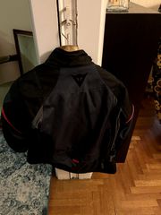 Πωλείται μπουφάν μηχανής Dainese tempest 3 με προστατευτικά σε ώμους, αγκώνες και πλάτη. Μέγεθος 48. Τιμή συζητήσιμη