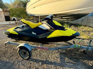 Sea-Doo 2016 SPARK 2UP BRP-thumb-4