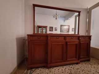 Μπουφές με καθρέπτη σε τέλεια κατάσταση