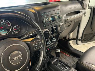 Jeep Wrangler 2018 UNLIMITED-thumb-10