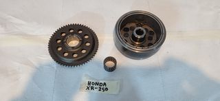 Πωλείται γνήσιο μεταχειρισμένο βολάν με κομπλερ μίζας για Honda xr 250