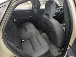 Volvo S40 2004-thumb-14