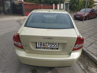 Volvo S40 2004-thumb-5