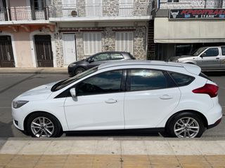 Ford Focus 2018-thumb-9