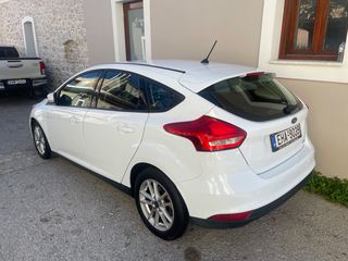 Ford Focus 2018-thumb-2