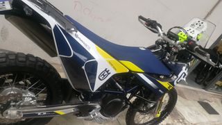 Husqvarna 701 Enduro 2022 RALLY-thumb-1