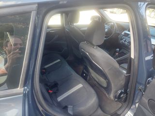 Bmw X1 2018-thumb-13