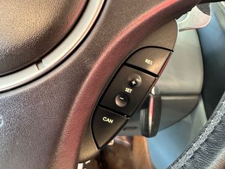 Aston Martin DB9 2005-thumb-31