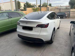 Tesla Model Y 2022 LONG RANGE-thumb-2