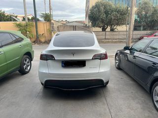 Tesla Model Y 2022 LONG RANGE-thumb-6