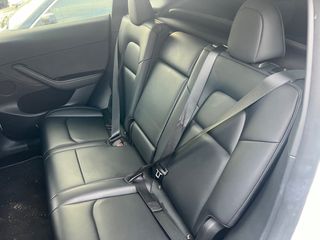 Tesla Model Y 2022 LONG RANGE-thumb-9