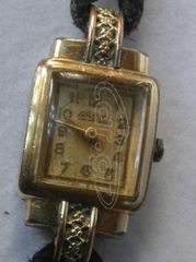 ρολοιι R.W Χρυσό Ρολόι Movado 1925 Art Deco,antic χρυσο  με μαύρο κορδόνι βραχιόλι  "ρολόγια της Ελβετίας" Λονδίνο. Ιδανικό κομμάτι για οποιαδήποτε συλλογή  Αν θέλετε δεστε οπες τις αγγελίες μου