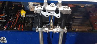 Πωλούνται γνήσια αμορτισέρ εμπρός HONDA XR 250-thumb-1