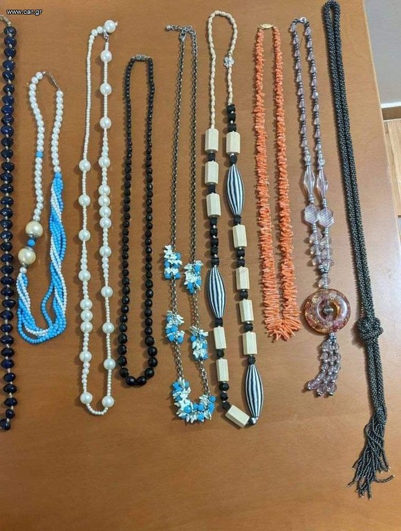 17 κοσμήματα (κολιέ)