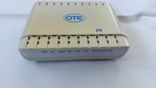 4 ΤΕΜΑΧΙΑ Routers- thomson - ΖΤΕ-thumb-3