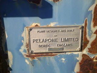 ΓΕΝΝΗΤΡΙΑ ΜΟΝΤΕΛΟ PELAPONE  ΜΑΖΙ ΜΕ ΤΟ ΠΙΝΑΚΑ