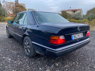 Mercedes-Benz E 200 1992-thumb-6