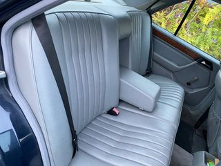 Mercedes-Benz E 200 1992-thumb-36