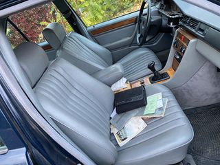 Mercedes-Benz E 200 1992-thumb-41