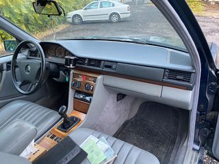 Mercedes-Benz E 200 1992-thumb-42