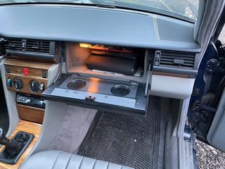 Mercedes-Benz E 200 1992-thumb-45
