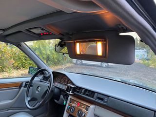 Mercedes-Benz E 200 1992-thumb-46