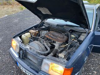 Mercedes-Benz E 200 1992-thumb-47