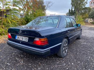 Mercedes-Benz E 200 1992-thumb-10