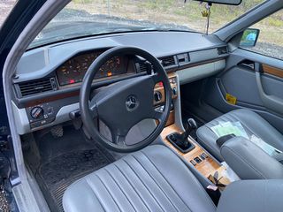 Mercedes-Benz E 200 1992-thumb-17