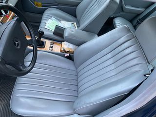 Mercedes-Benz E 200 1992-thumb-24