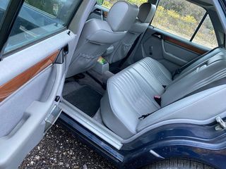 Mercedes-Benz E 200 1992-thumb-25