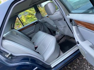 Mercedes-Benz E 200 1992-thumb-34