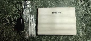 Vigor 2820n adsl-thumb-1