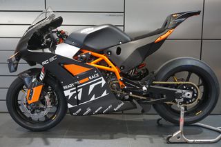 KTM 2024 RC 8 C-thumb-1