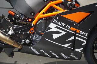 KTM 2024 RC 8 C-thumb-10