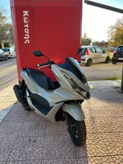 Honda 2026 PCX 125 ABS-thumb-1