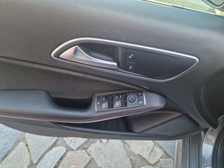 Mercedes-Benz A 180 2018-thumb-48