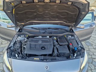 Mercedes-Benz A 180 2018-thumb-15