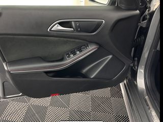 Mercedes-Benz A 180 2018-thumb-45