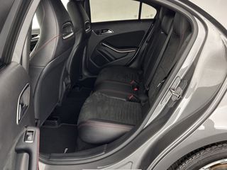 Mercedes-Benz A 180 2018-thumb-35