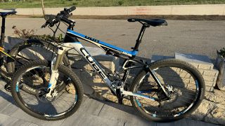 Downhill - Enduro - Trail Cube 2011 Cube AMS 130 HPA Pro Mountain Bike 2011 18in Blue/White.