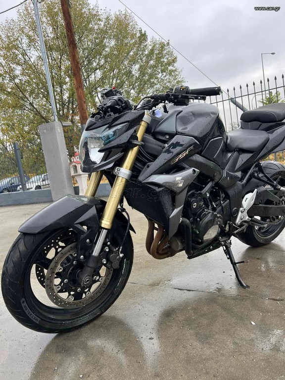 Suzuki GSR 750 2013