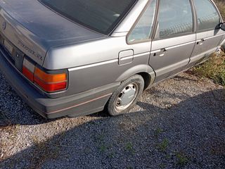 VW PASSAT SEDAN 89-93 πορτάκι ρεζερβουάρ