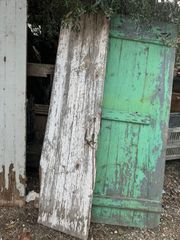Παλιές ελληνικές ξύλινες πόρτες , μουλαρόπορτα , πόρτες από σταύλους , πόρτες από παλιά σπίτια